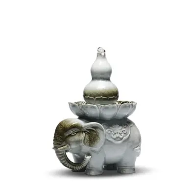 Artisanal Abstract Zen Ceramic Water Fountain – Customizable Luxury Sculptural Waterfall for High-End Hotels and Professional Executive Suites