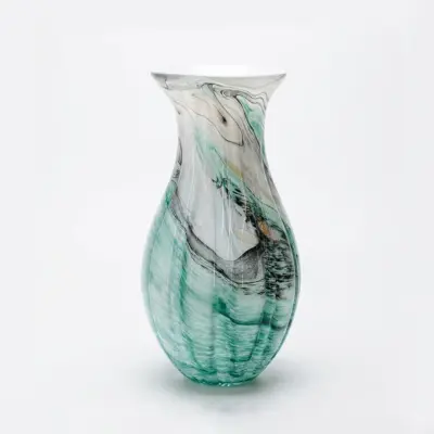 Handcrafted Emerald Green Liuli Glass Vase for Luxury Hotel Decor