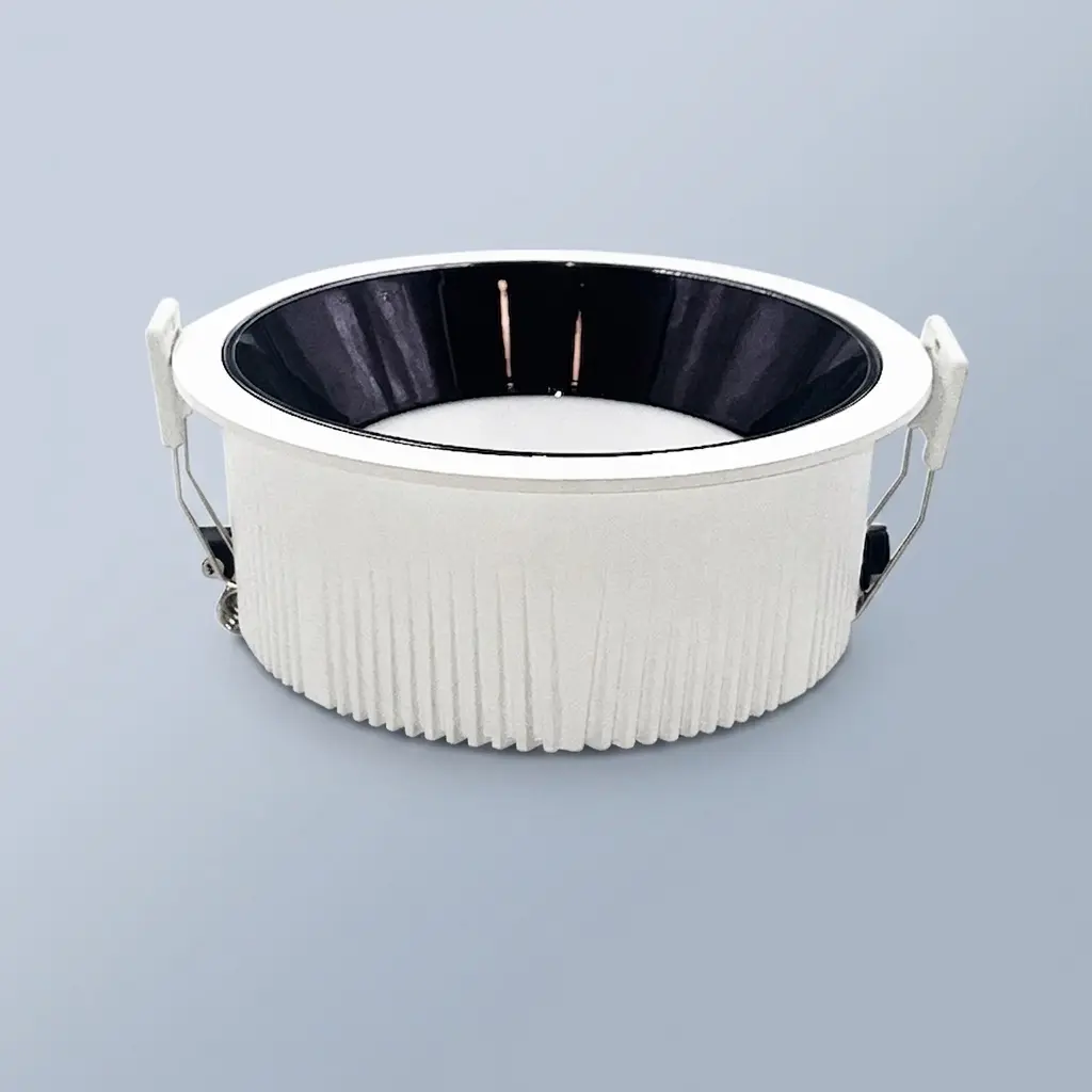 Anti Glare LED Recessed Downlight CRI90 with white and black aluminum housing frames for commercial retail ceiling layout