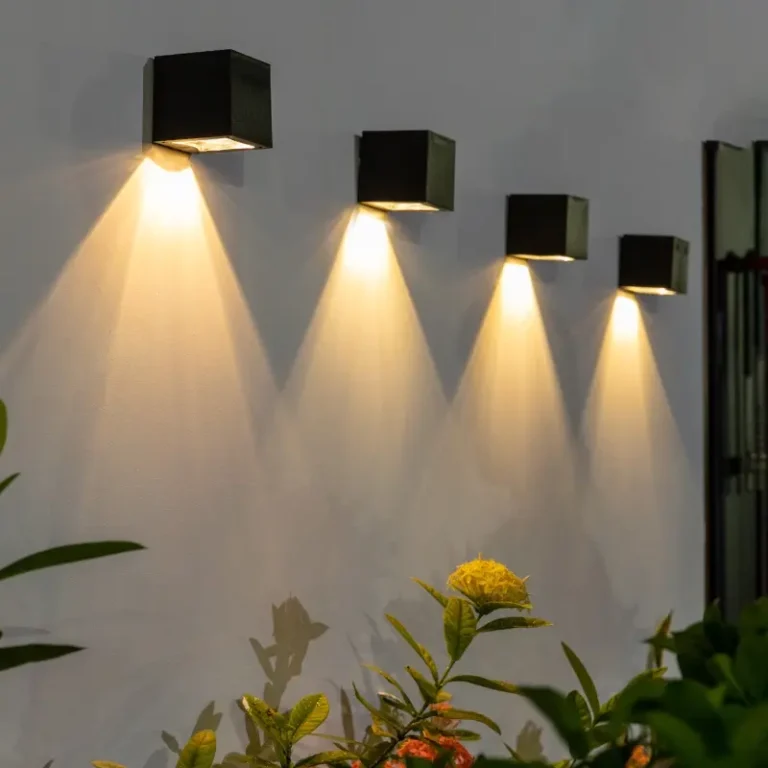 Solar LED Outdoor Decorative Wall Washer Fence Light